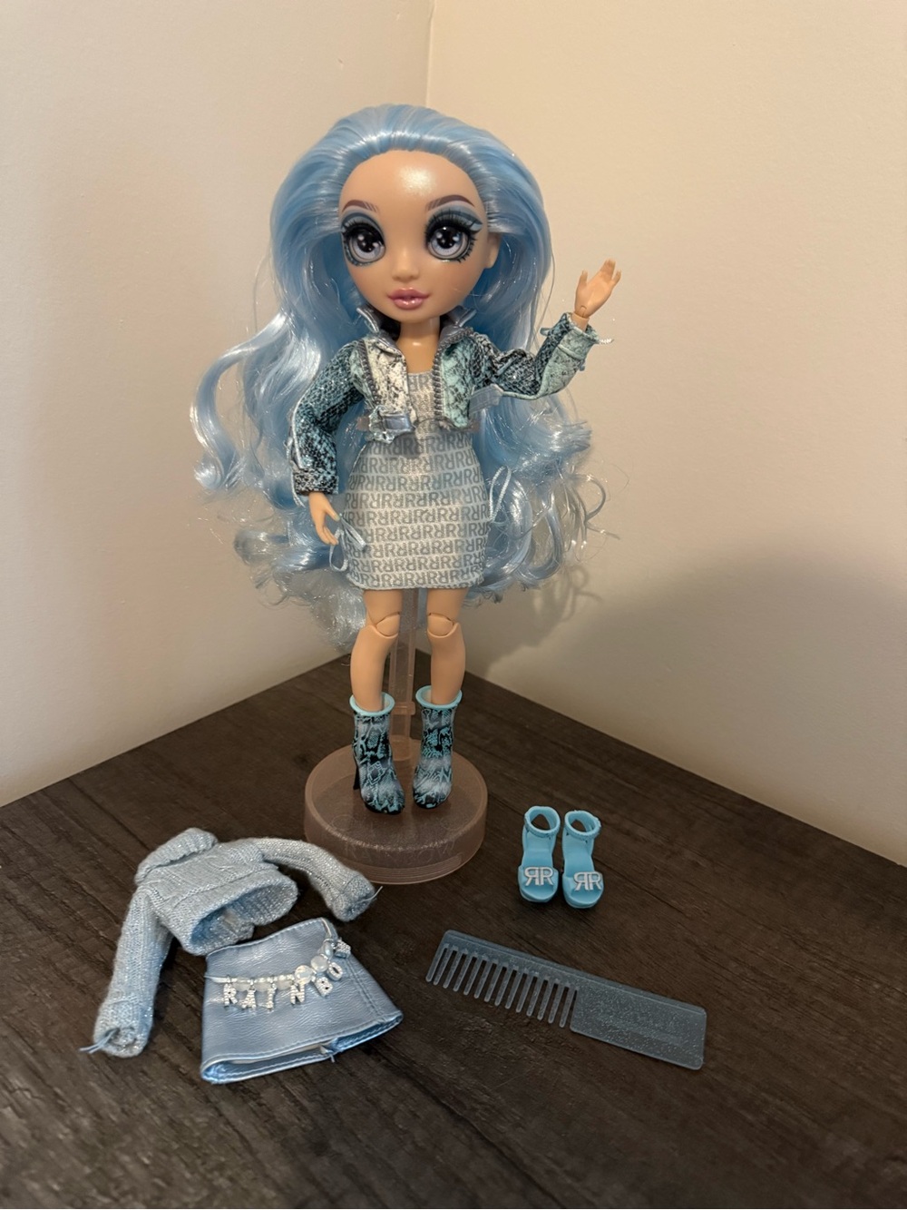 Rainbow High Gabriella Icely Doll - Complete Outfits❄️💙